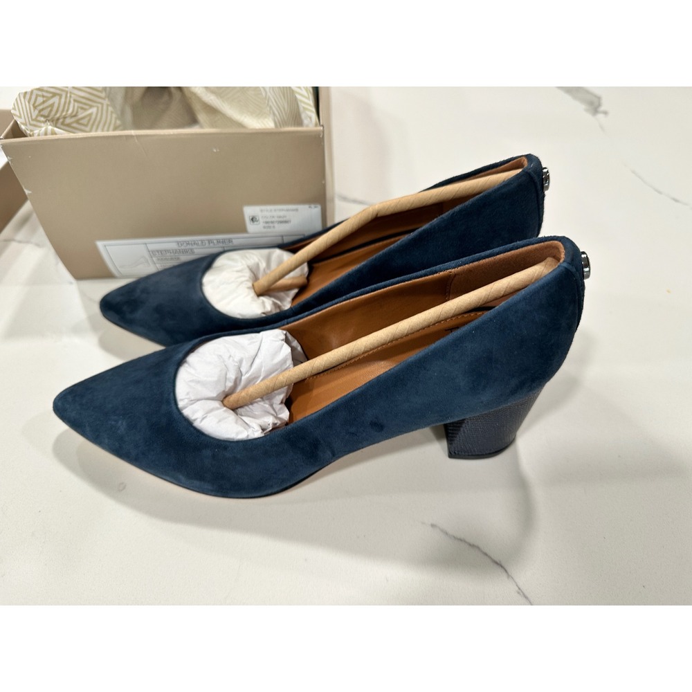 Donald Pliner Stephaniks Navy Blue Suede Block Heel Pointed Toe Pumps‎ Size 5M